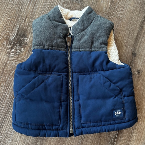 Baby Gap winter vest - 6-12 months - Picture 1 of 3